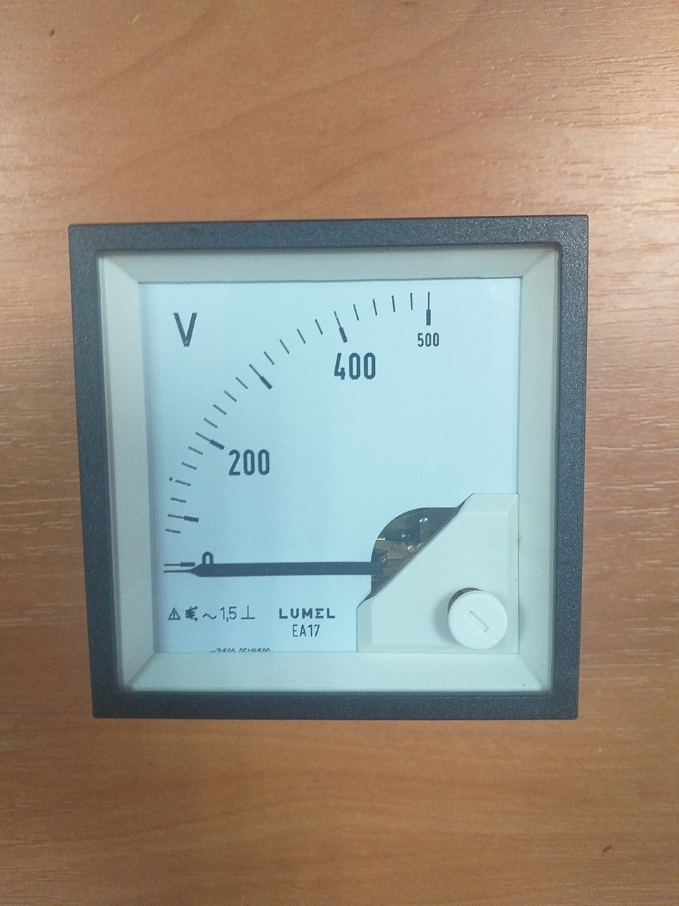 Аналоговий вольтметр LUMEL EA 17N E615 500V. Польща