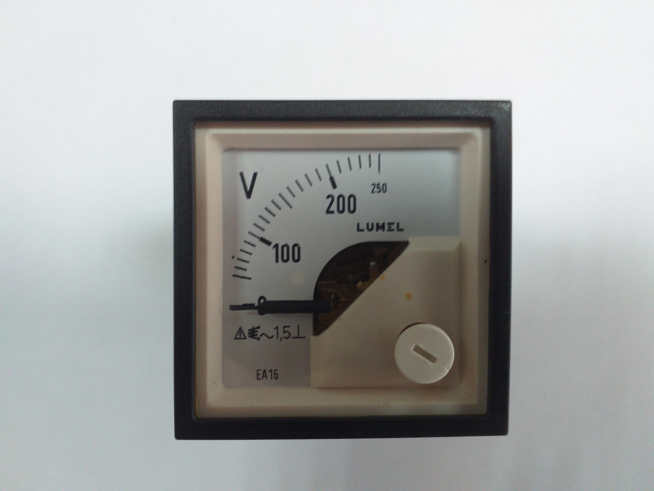 Аналоговий вольтметр LUMEL EA 16N E613 250V. Польща