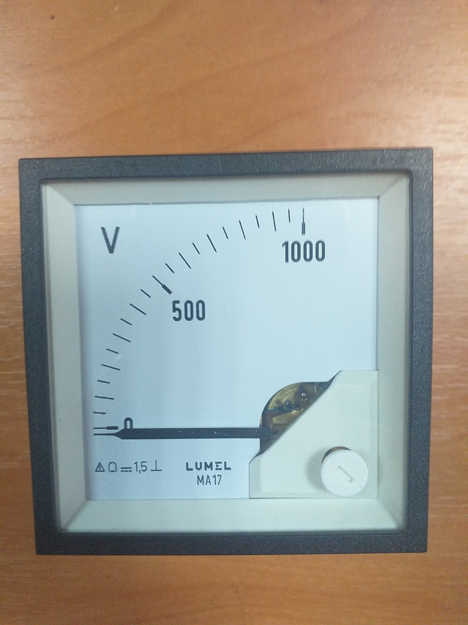 Аналоговий вольтметр LUMEL MA17N A618 1kV Польща
