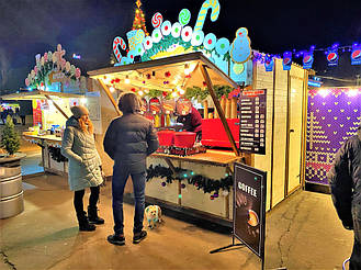 Компания "Промконтракт" изготовила и поставила в Киев на ВДНХ торговые киоски и павильоны для сезонного развлекательного парка «Зимова країна... 17