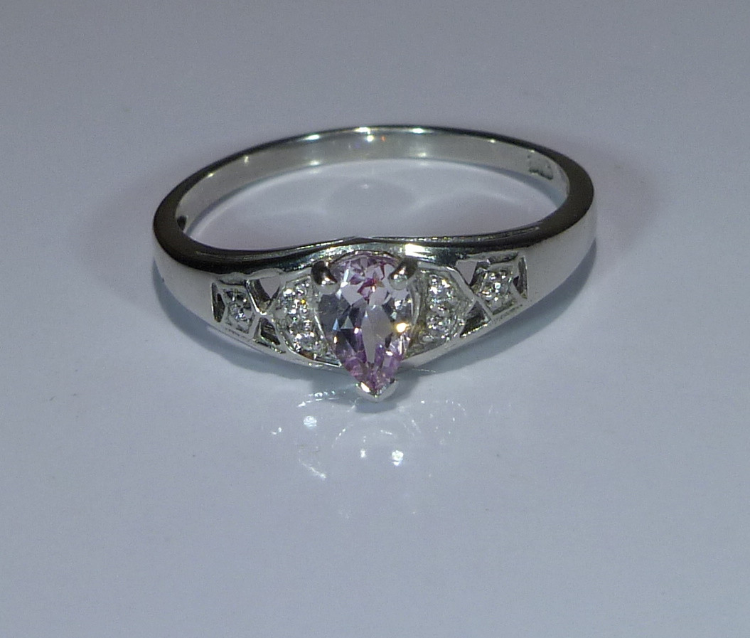 Редкость Кольцо с натуральным коллекционным розовым данбуритом 0.43 ct (мексиканский алмаз) Размер 18.75 - фото 1 - id-p1107814262