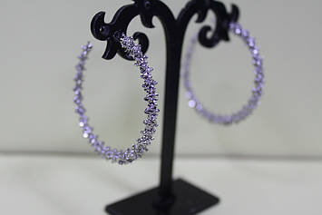 Модні сережки кільця сріблясті для завершення будь-якого способу