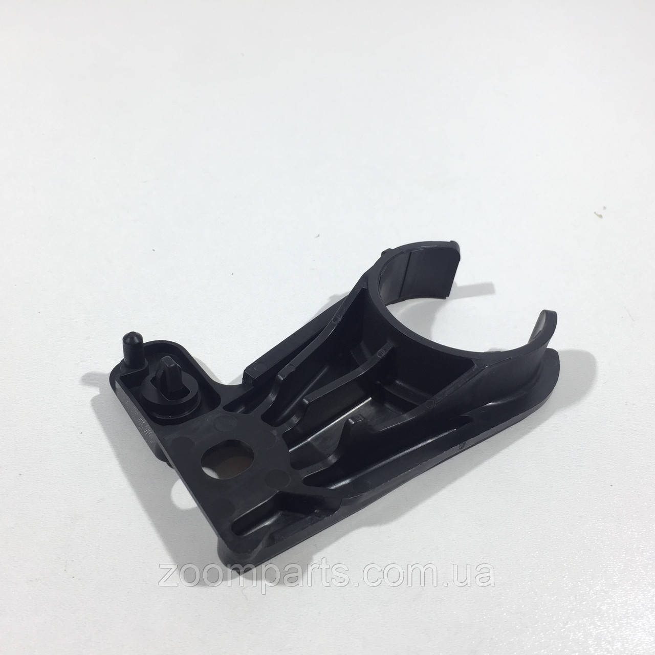 Кронштейн горловины бачка омывателя Mazda KD3567485, цена 240 грн ...