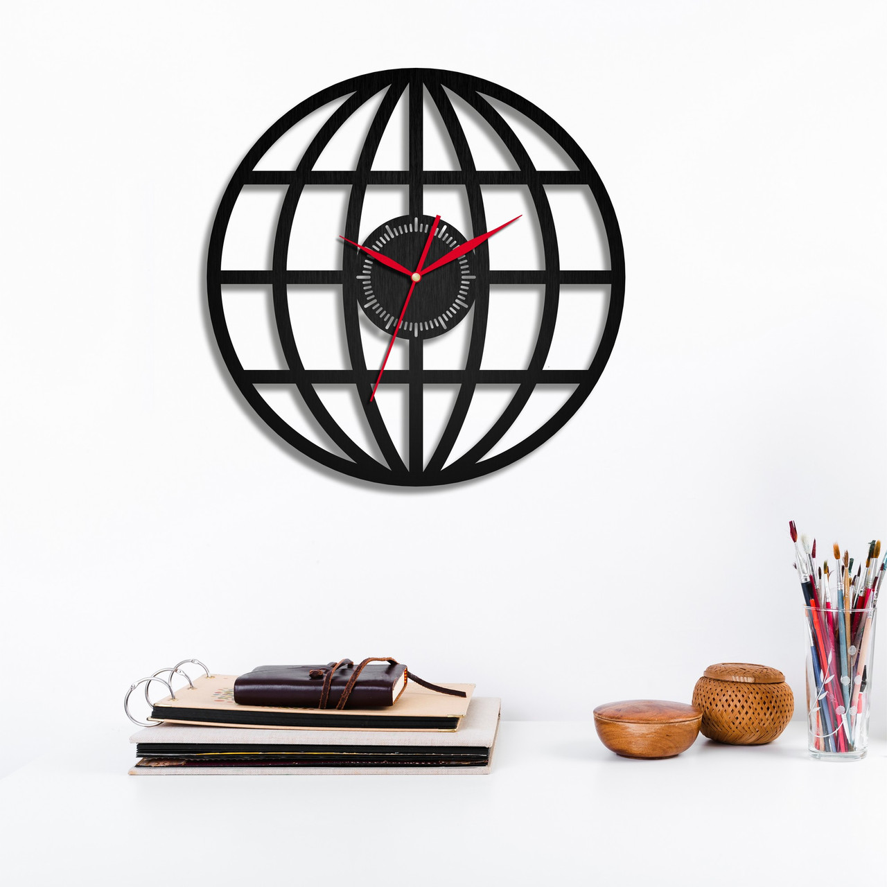 Деревянные часы глобус Часы Глобус Часы в форме глобуса Подарок учителю географии Натуральное дерево 350 мм Черный - фото 2 - id-p1108829307