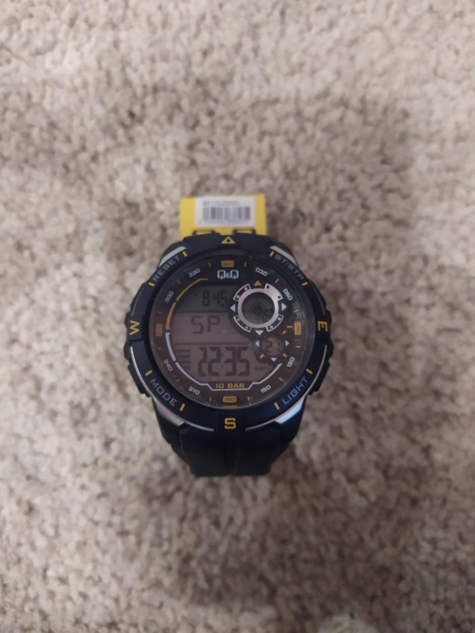 Мужские спортивные часы Q&Q M175J черные с желтыми вставками - фото 3 - id-p1108807644