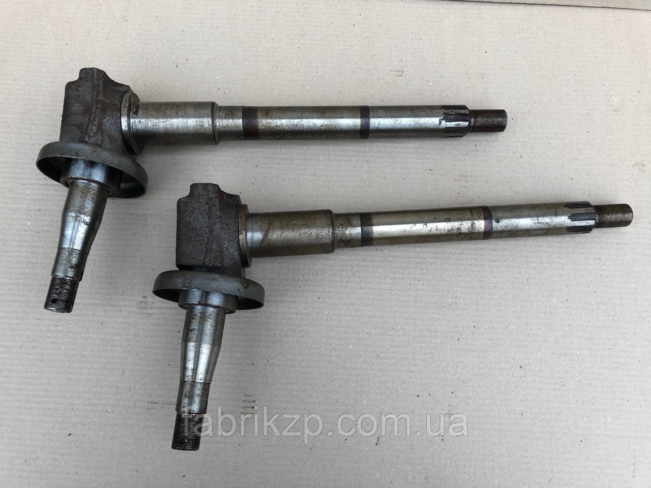Цапфа (кулак) 50-3001063-А поворотна ліва МТЗ-50