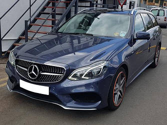 Решітка радіатора Mercedes w212 (13-16) стиль AMG Diamond (чорний глянець)