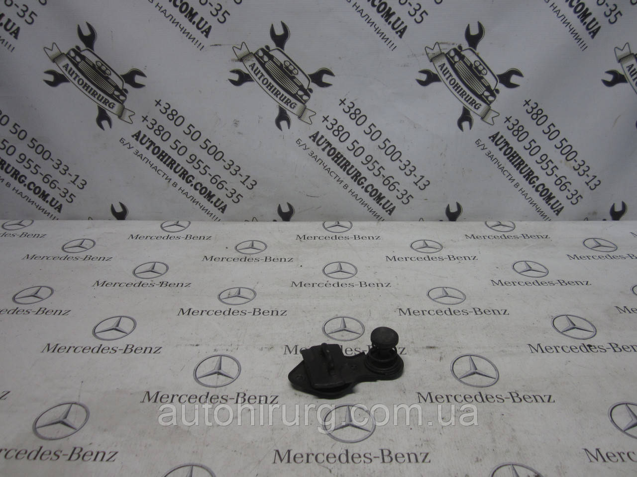 Кронштейн замка капота MERCEDES-BENZ w164 ml-class (A2038800460)