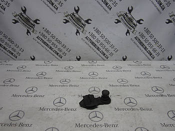Кронштейн замка капота MERCEDES-BENZ w164 ml-class (A2038800460)