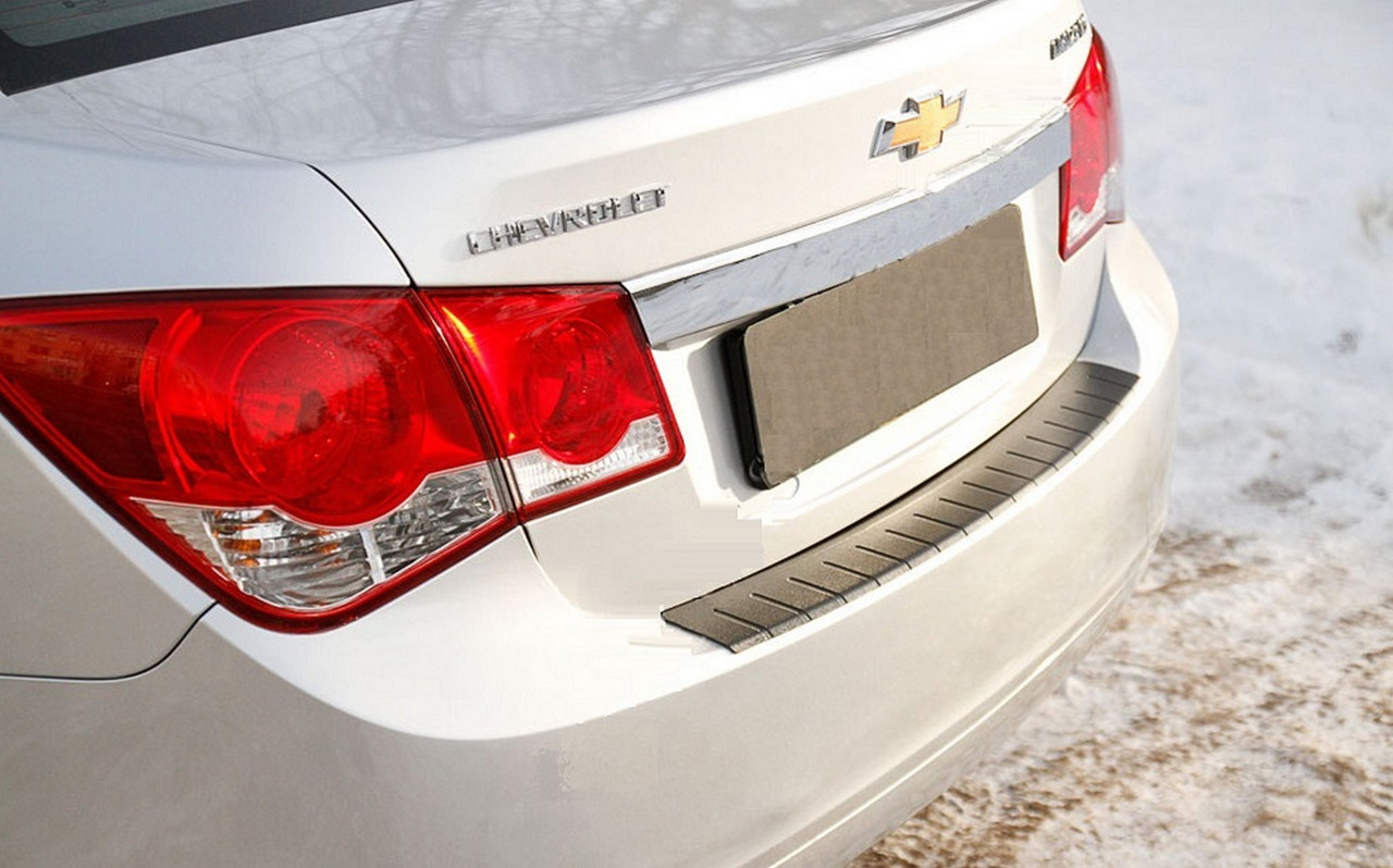 Пластикова захисна накладка на задній бампер для Chevrolet Cruze сєдан 2009-2015, фото 1