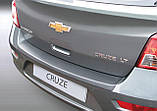 Пластикова захисна накладка на задній бампер для Chevrolet Cruze 5dr 2011-2016, фото 2