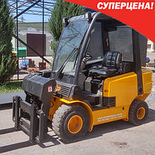 Телескопічний вилковий навантажувач 2,5 тонни JCB б/у