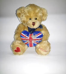 Іграшка "Ведмедик" із серцем у колір прапора Британії (плюшевий) 17 см.