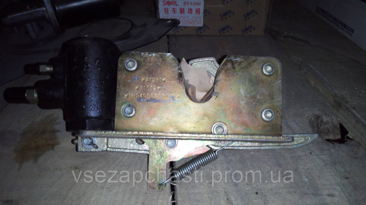 Замок кабіни задній 24950200169 Foton