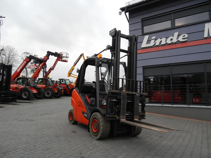 Вилковий навантажувач Linde H35T-02 2015 року