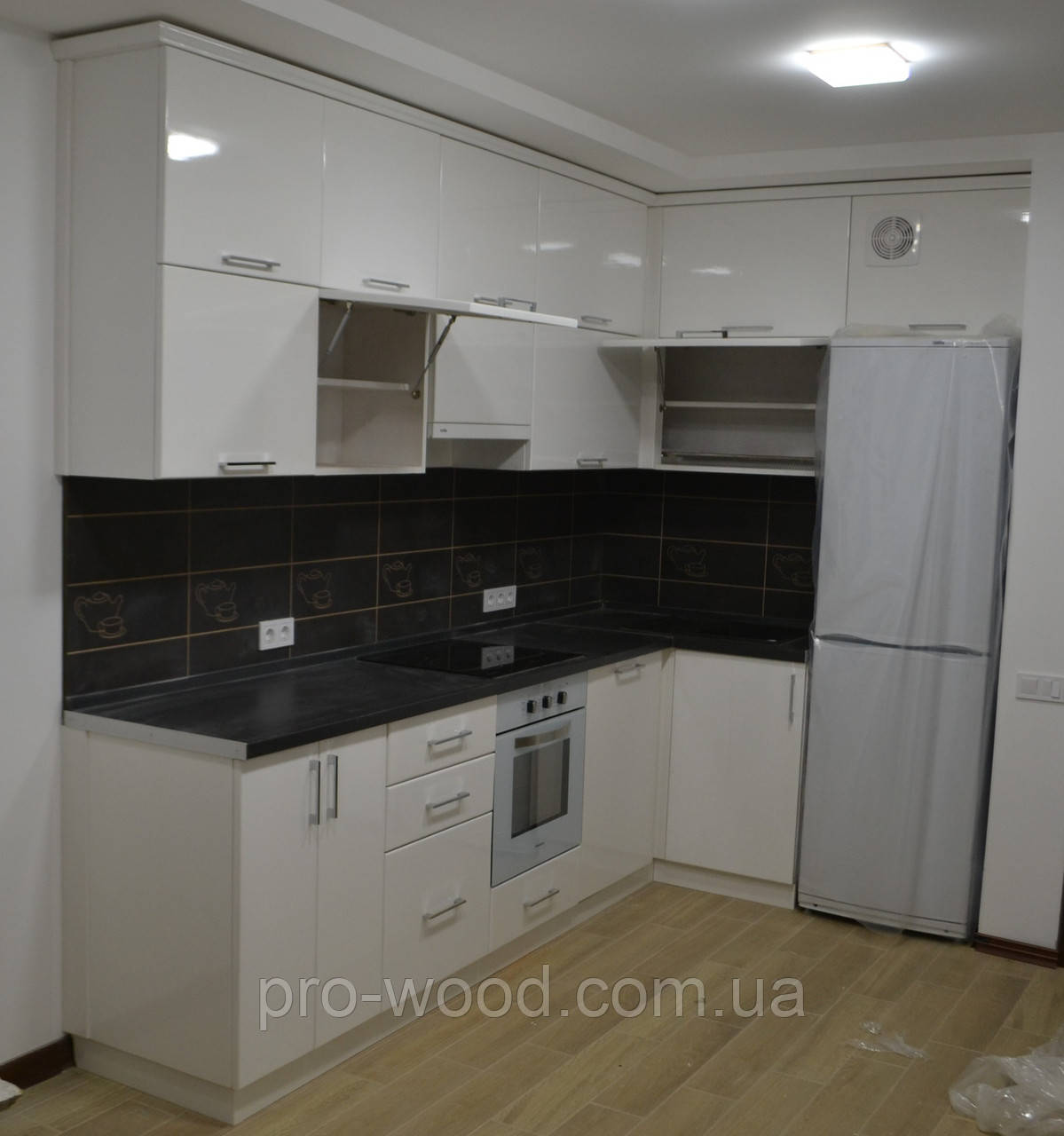 Кухня класична глянсова, фото 1