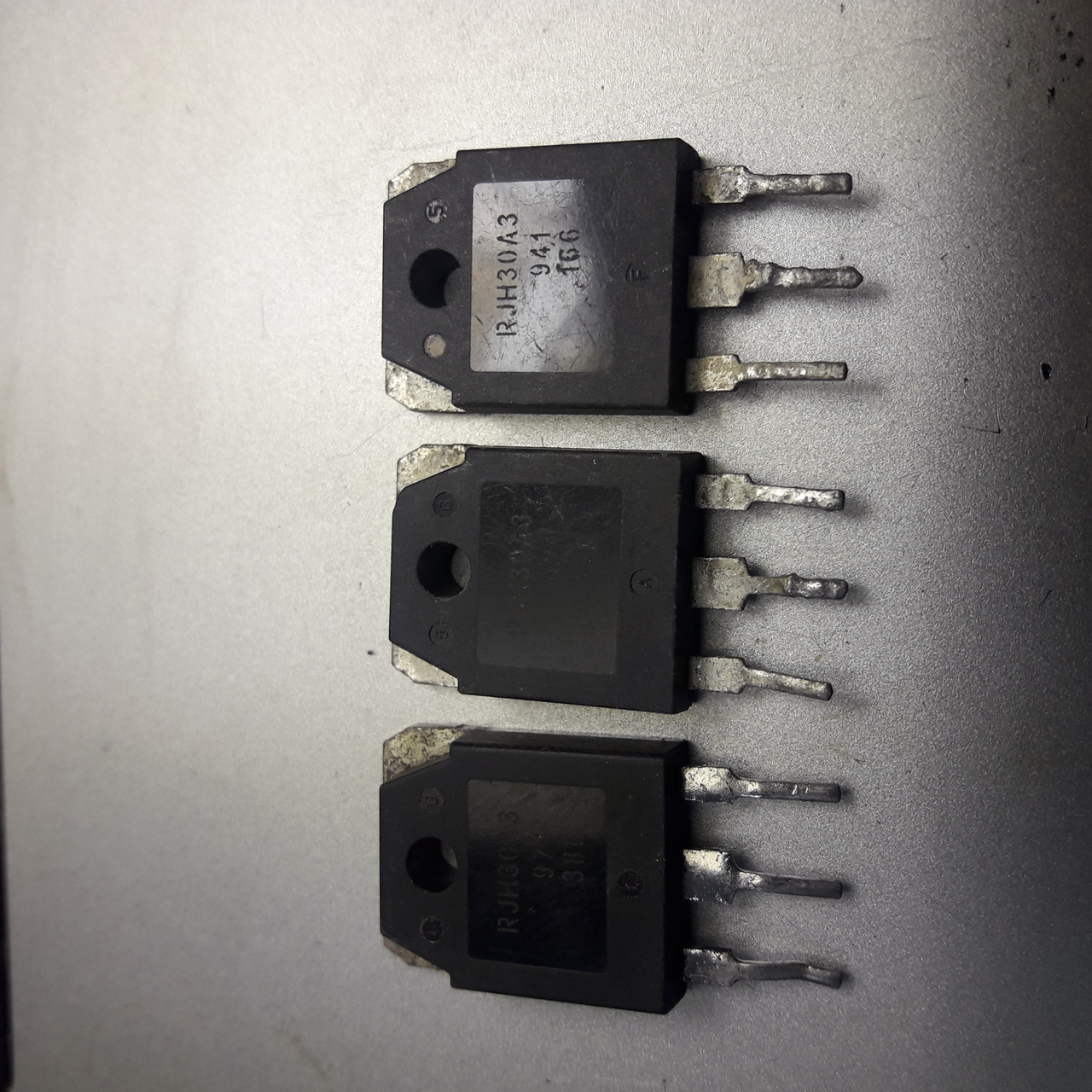 Транзистор RJH30A3