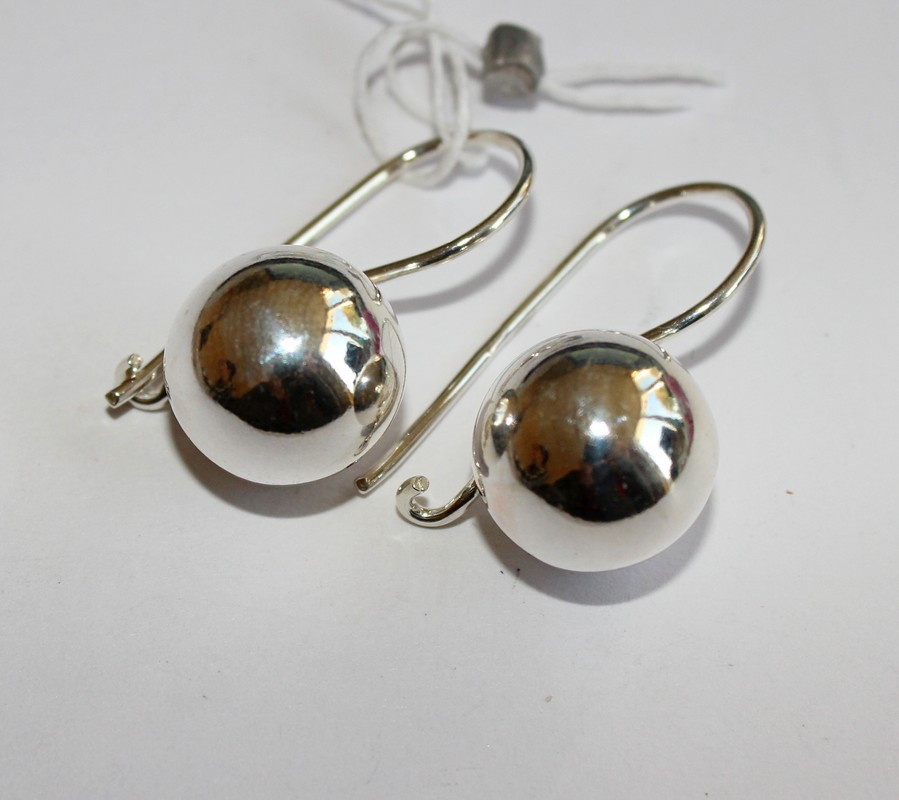 Модні сережки кульки зі срібла жіночі "Барбарис" 14 мм. Сережки підвіски срібні