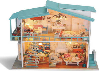 Іграшкові будинки, замки, віллі