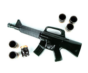 Гвинтівка М-16 — набір для спиртного, пляшка з чарками