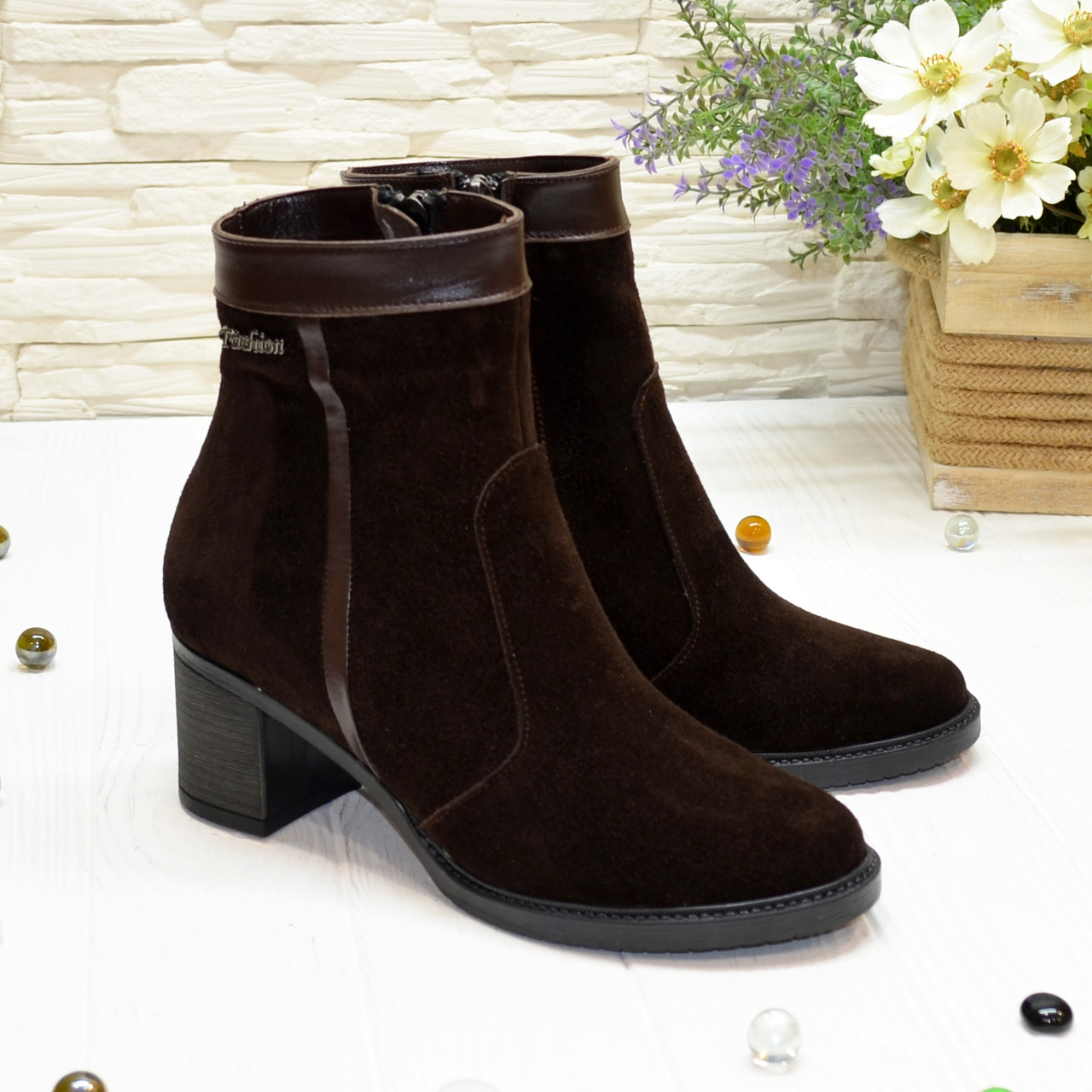 Черевики жіночі коричневі замшеві на невисокому каблуці, фото 1