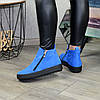 Черевики жіночі замшеві на товстій підошві, колір електрик, фото 3