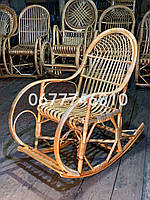 Крісло-гойдалка з лози