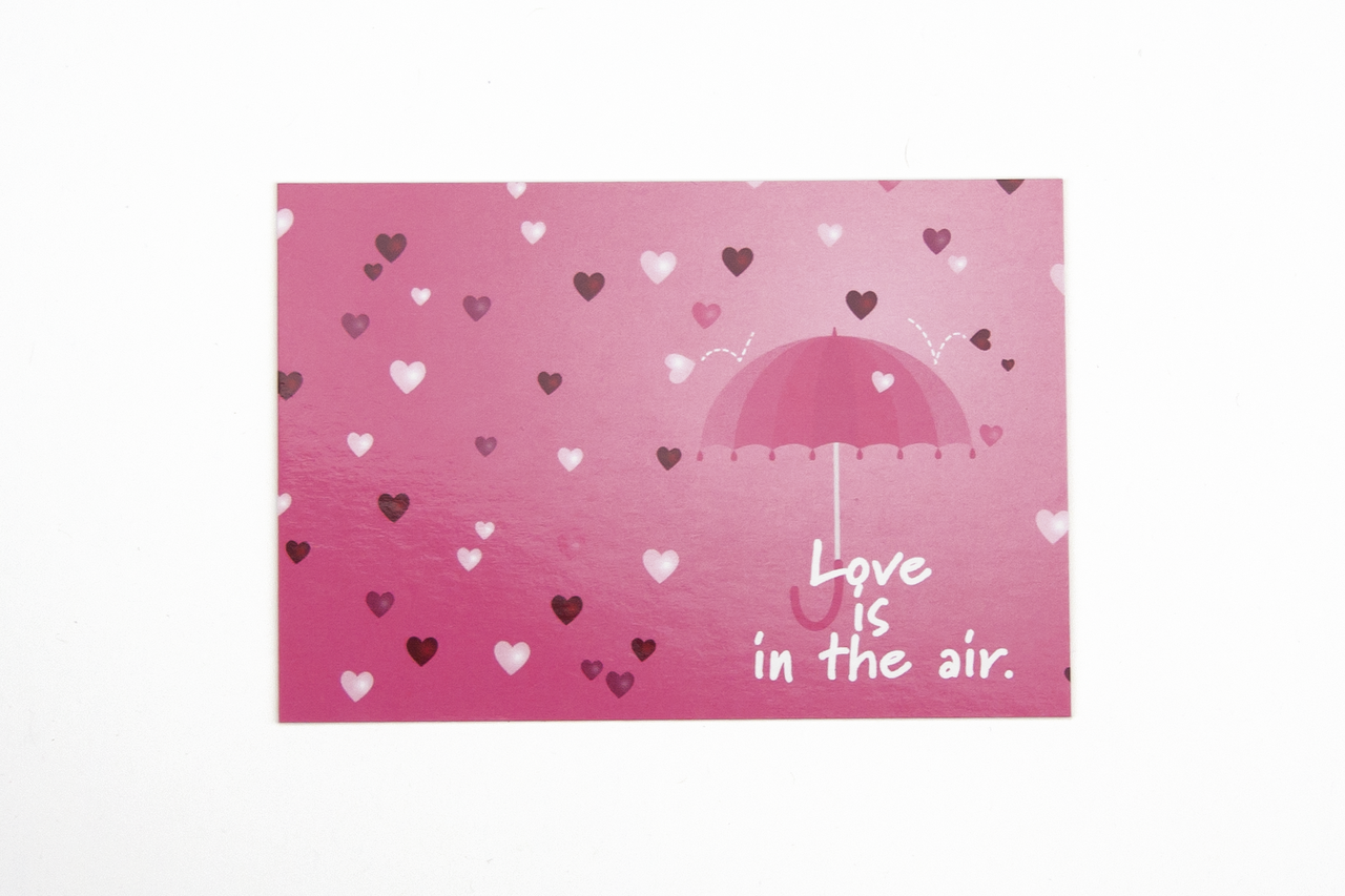 Міні-листівка 042. 95*65 мм "Love is in the air"