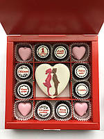 Шоколадні набори Серце "Закохані" + 12 цукерок на День Валентина.