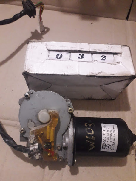 No32 Б/у моторчик склоочисника Valeo 404.518 a2038200342 для Mercedes W203 2001-2007