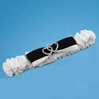 Подвязка на ногу невесты в белых тонах с черным бантиком (арт. 0756-3)