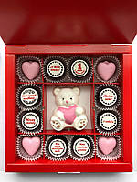Шоколадний набір Ведмедик + 12 цукерок на День Валентина.