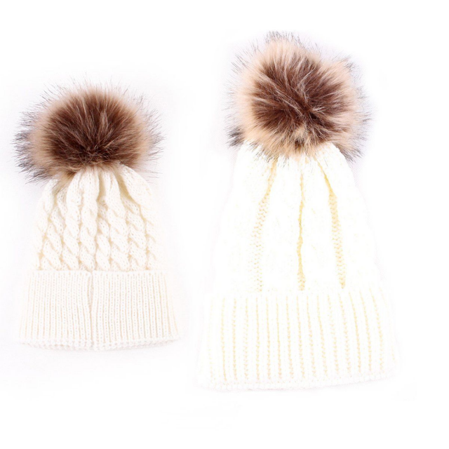 Комплект Woolwinter з двох вовняних зимових шапок для мами і дитини білий.