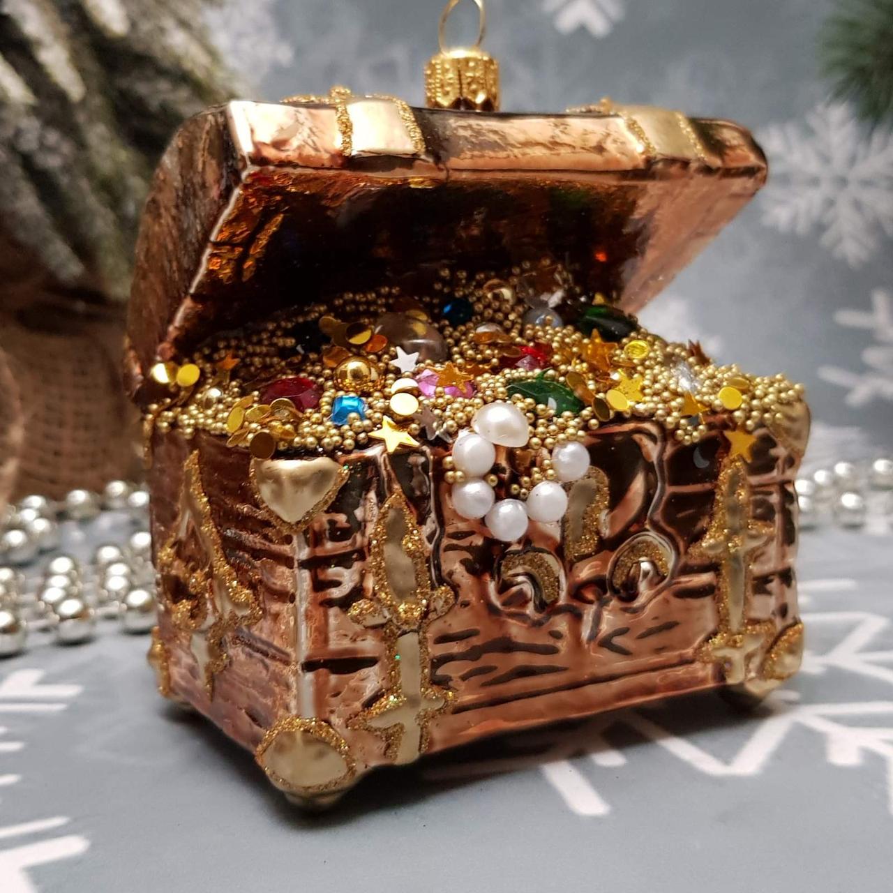 Скляна ялинкова іграшка Скриню з багатством Irena