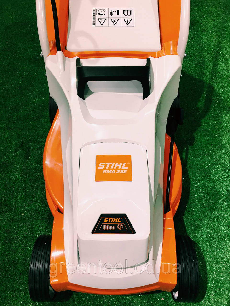 Акумуляторна газонокосарка STIHL RMA 235 SET (комплект)