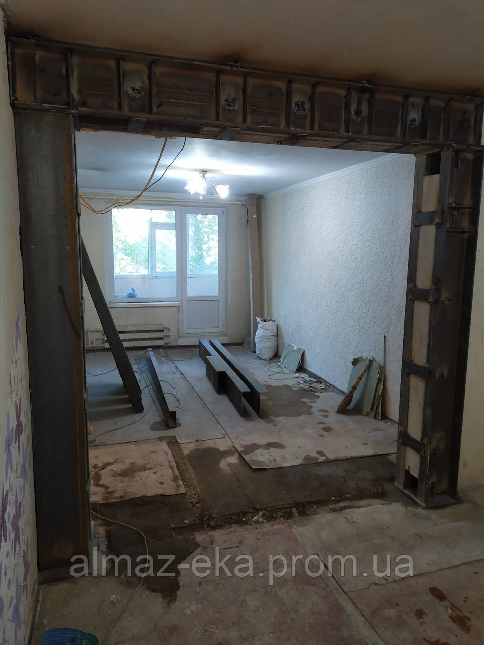 Різання отворів в бетонних,цегляних стінах Харків
