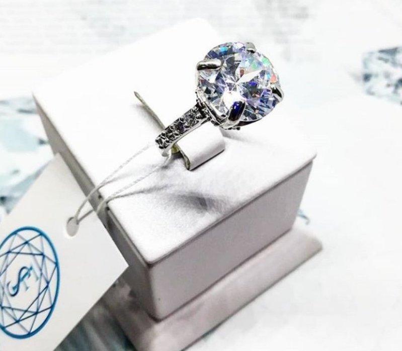 Каблучка зі срібла з великим білим фіанітом «Леді Ді», фото 1