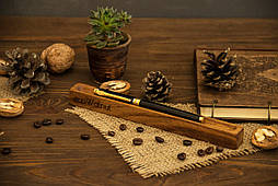 Підставка для ручки з деревини волоського горіха