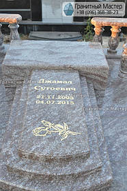 Красивый памятник ребенку со статуей из мрамора. Фото с.Березовка, Киевская обл. 23