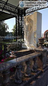 Красивый памятник ребенку со статуей из мрамора. Фото с.Березовка, Киевская обл. 3