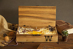 Скринька з деревини горіха для косметики, прикрас, біжутерії