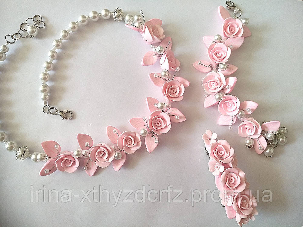 Комплект прикрас із білими перлами, рожевими трояндами з полімерної глини для дівчаток