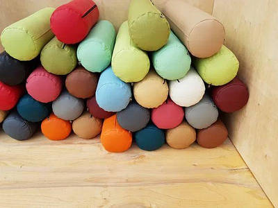 Валики для масажних столів і кушеток косметологічних