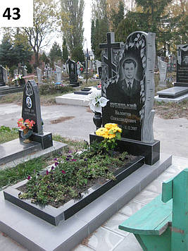 Одинарний пам'ятник із граніту та з хрестом і березою Алея вічності 1400*800