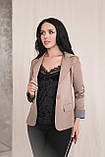 Модний жіночий подовжений піджак з регулюється рукавом і шліцом ззаду р. 42-54 світлі тони. Арт-4068/58, фото 7
