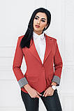 Модний жіночий подовжений піджак з регулюється рукавом і шліцом ззаду р. 42-54 червоні тони. Арт-4068/58, фото 4