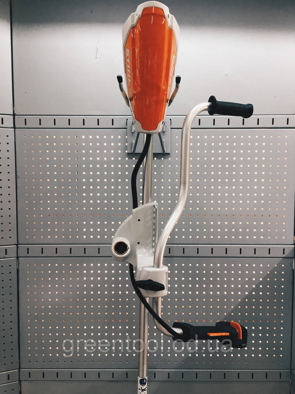 Акумуляторний кущоріз STIHL FSA 130 Комплект