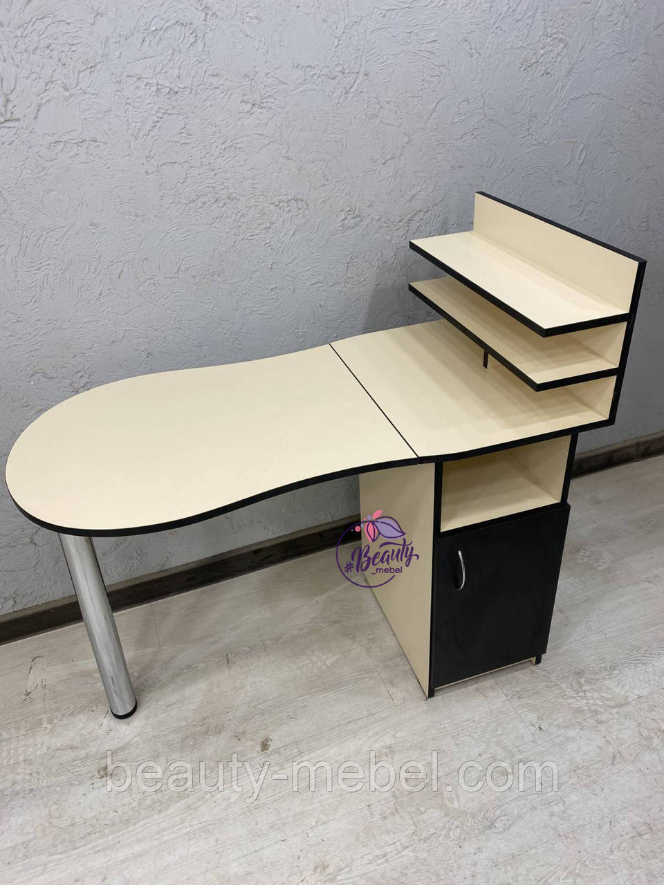 Манікюрний стіл з полицями для лаків, колір - Кремовий., фото 1