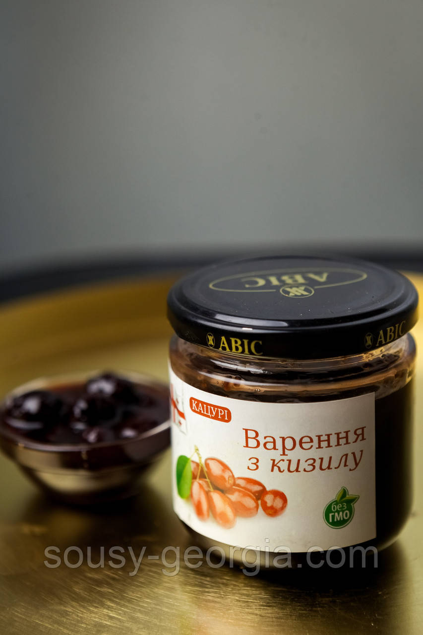 Варення кизилу з кісточками