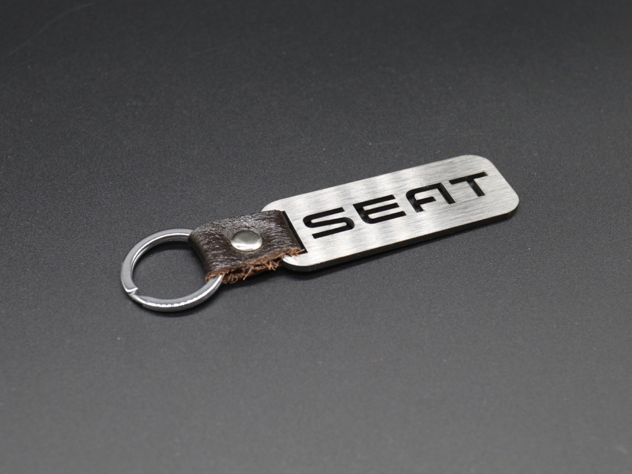 Брелок металевий. Seat. 10х2,5см, фото 1